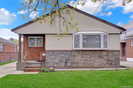 3-bed Cape Cod in Bayside, Queens that closed in 14 days