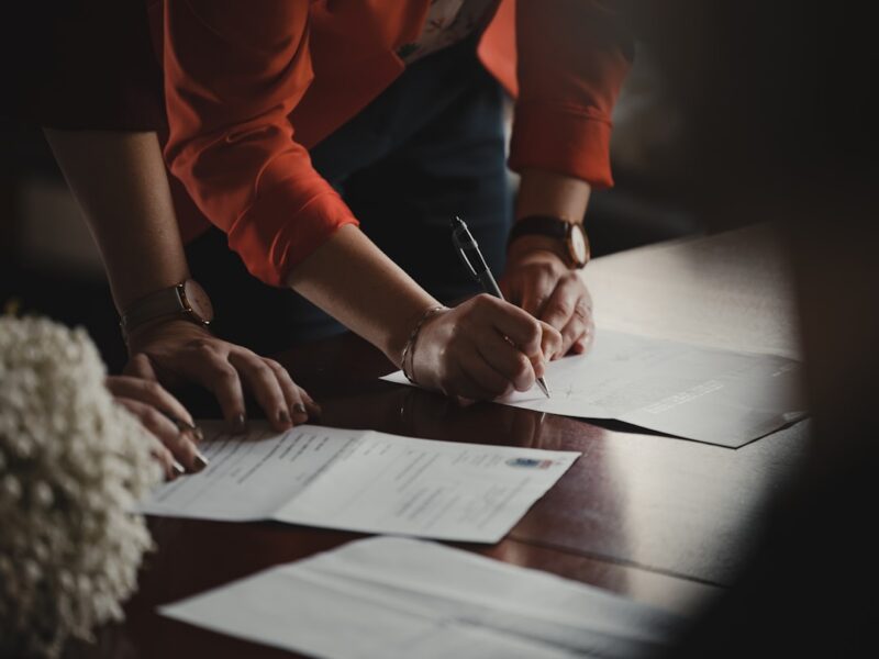 Who Pays Closing Costs When You Sell to a Cash Home Buyer in New York?